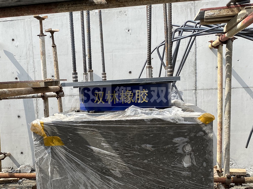 建筑橡膠防震支座生產(chǎn)廠家 LNR600天然橡膠支座 建筑減隔振橡膠支座